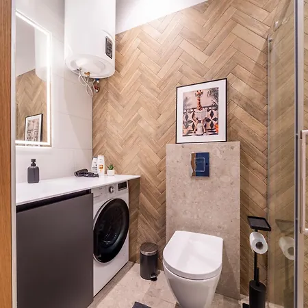 Stylish Family 1 Bedroom With Working Desk By Park And Restaurants شقة *