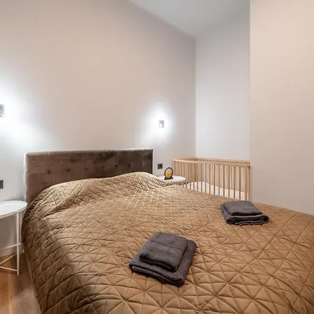 Stylish Family 1 Bedroom With Working Desk By Park And Restaurants ريغا