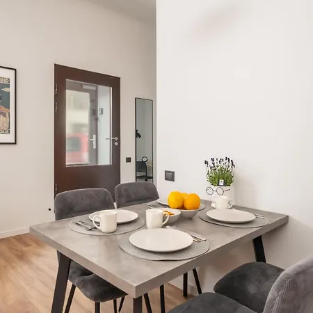 Stylish Family 1 Bedroom With Working Desk By Park And Restaurants شقة *